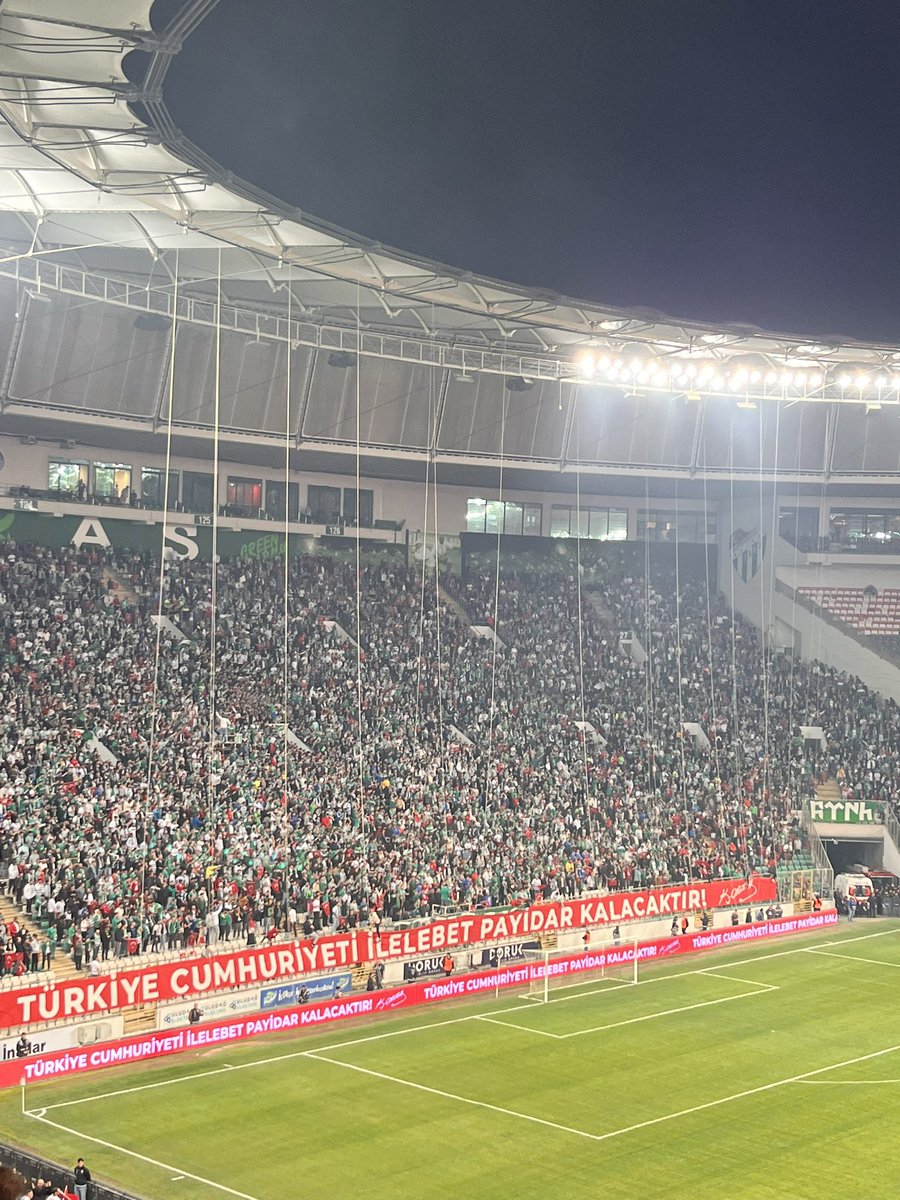 Ne mutlu Türküm diyene..🇹🇷🇹🇷🐊

#Bursaspor