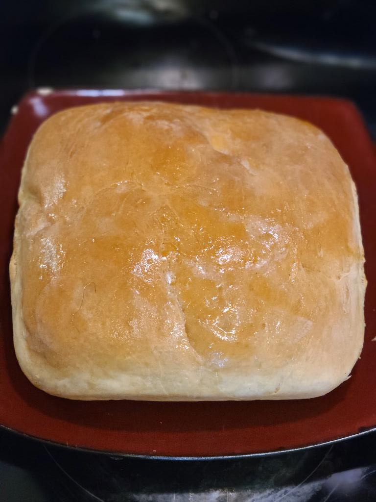 RustiSchacklef1's tweet image. Just melted the butter 🧈  on the top, fresh outta the oven 🍞 😋 #MadeFromScratch