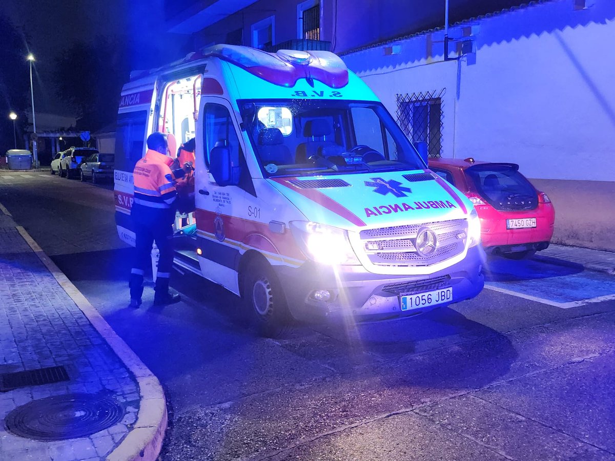 PCivilVelilla's tweet photo. Nos activa #SUMMA112 por hombre de 85 años en #Domicilio de #Mejorada 
A nuestra llegada se encuentra @guardiacivil  comenzamos #RCPDESA y solicitamos #SVA
A la llegada de #UVI19 confirma óbito. D.E.P. https://t.co/fop1ljN5xQ