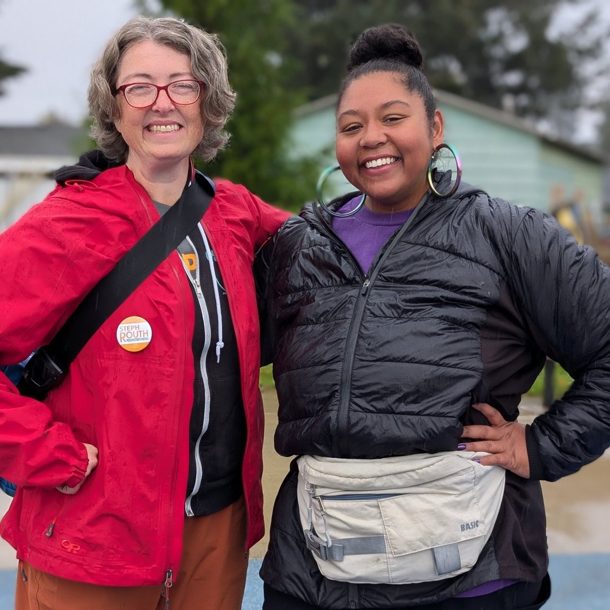 candaceforpdx's tweet photo. Next Up on the #PDXParks Challenge: Verdell Burdine Rutherford Park! Kicking off our co-canvass with @steph4eastpdx at a park with one of the best playgrounds I've seen! 🛝 Tapping into our inner child in the last 10 days of this election! 🤩 https://t.co/qiF5VEP85Z