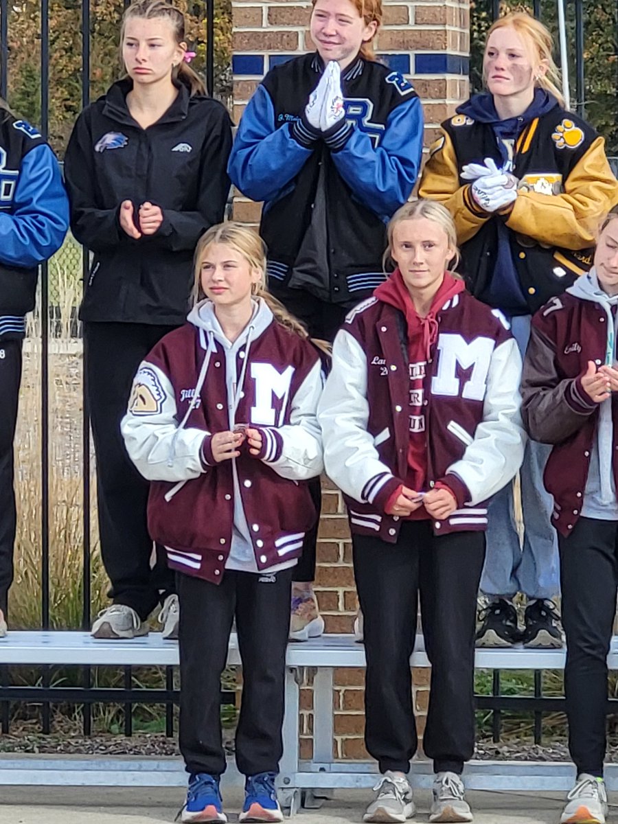 MilfordXC's tweet photo. Congratulations to our 2024 Stste Qualifiers.  Milford Boys place 2nd.  Girl Individual Qualifiers Jillian Broyles and Lauren Bradley. #BrooklynBound https://t.co/uoyQLVHq4l