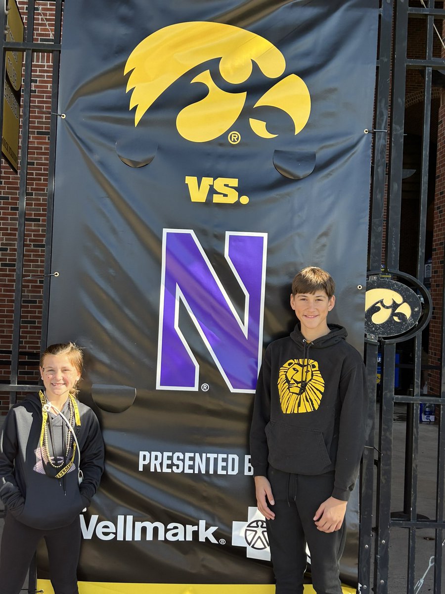 CoachFi11's tweet photo. Jackie’s 1st SWARM
#fightforiowa https://t.co/fxhdmf3hEI