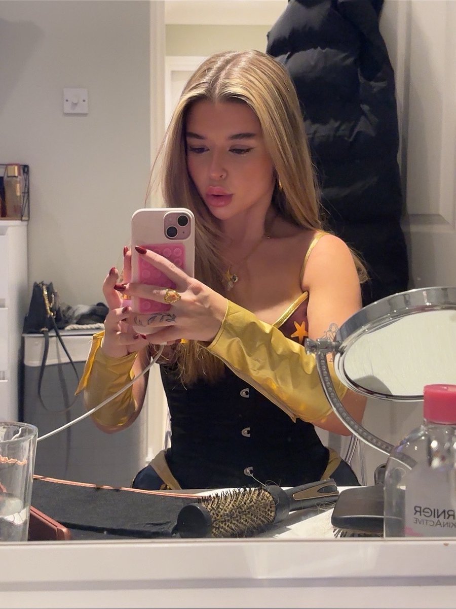 angel tweet media