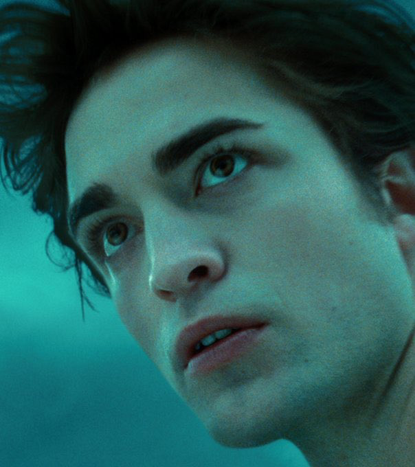 TheCinesthetic's tweet photo. robert pattinson as edward cullen https://t.co/rSlxGVw8DM
