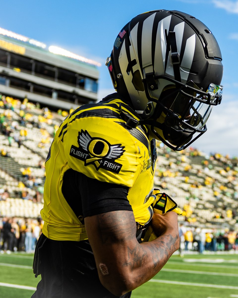 oregonfootball's tweet image. Flight + Fight.

#GoDucks x #StompOutCancer