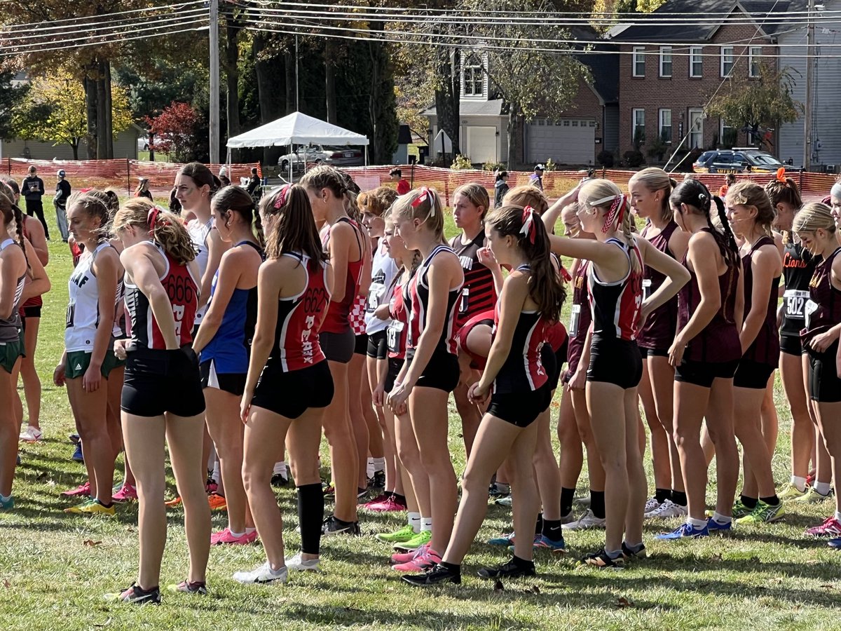 Perry_Pirates's tweet photo. Girls are getting ready! Go Pirates! https://t.co/t0sDuQmblw