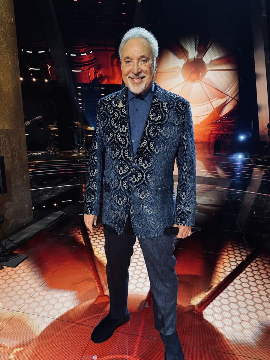 Tom Jones tweet media