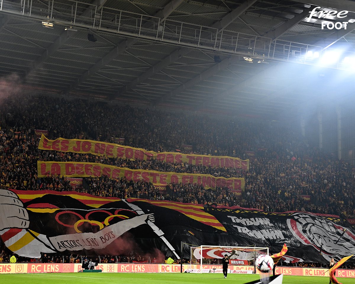 Free FOOT tweet media