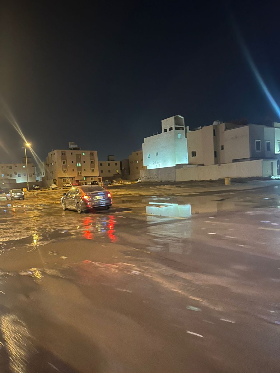7oor2002's tweet photo. @majedhogail 
@NWCcare
 في الرياض حي لبن تقاطع شارع جبل الدخان مع جبل الخال تم تقديم العديد من البلاغات ولكن للأسف الوضع في ازدياد مياه صرف صحي مختلطة بمشروع المياه العديد من البيارات تفيض وبقوة من المنازل والعمائروطفح مياه في اراضي فضاء هناك نهرمتدفق لعله يتم معالجة الوضع سريعا https://t.co/uTBhwVWQOF
