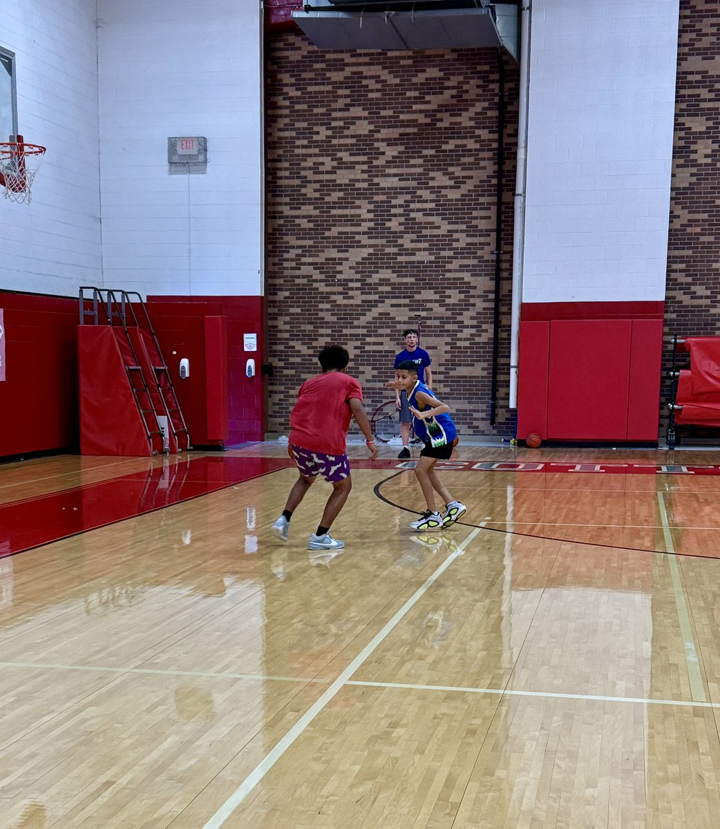 Week 1 in the books!! Picker 🏀 and the bros got in on the action too