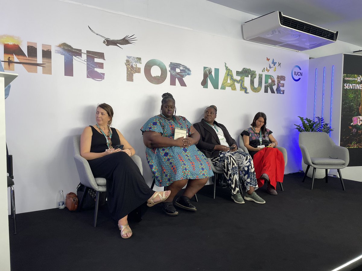 seanmhoban's tweet image. Exciting talks happening NOW at #cop16 including representatives of the @CoalitionConGen science policy forum! @conservationx @IUCN @EarthBioGnome