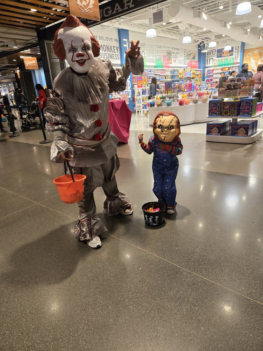 kewlcobo's tweet photo. Definitely enjoying my time celebrating Halloween with my sons! https://t.co/zhuQKBQPuM