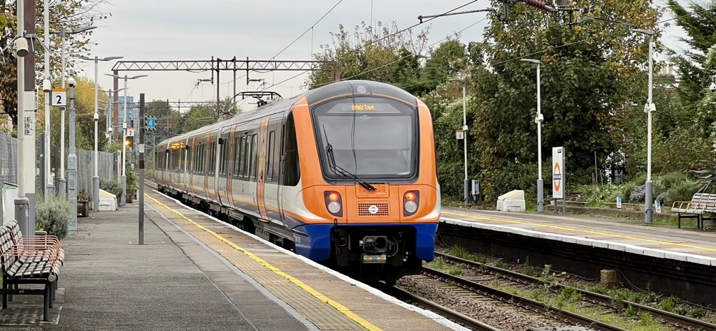 PlatformEdge1's tweet image. Took the 807 towards London to do some stations!

Stations ticked include the Enfield and Cheshunt line and finished Great Northern as well (in London zones) #Class710 #Class717