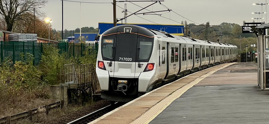 PlatformEdge1's tweet image. Took the 807 towards London to do some stations!

Stations ticked include the Enfield and Cheshunt line and finished Great Northern as well (in London zones) #Class710 #Class717