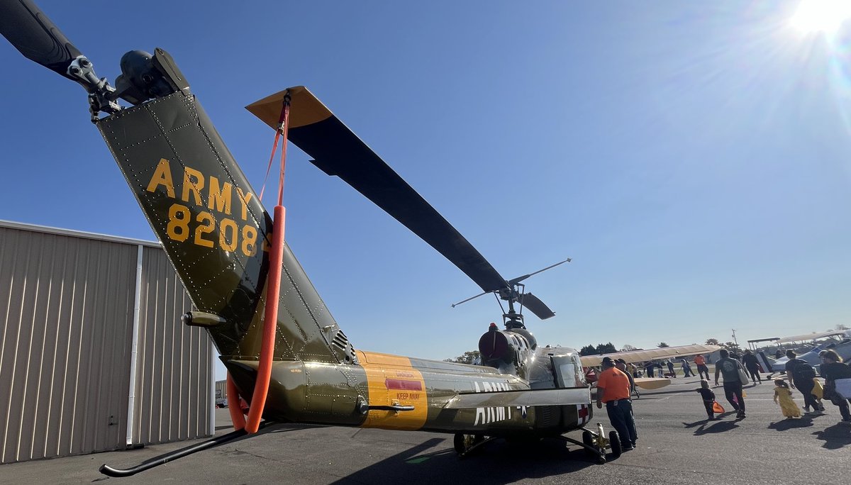 AdamGivens71's tweet photo. Shocked to bump into oldest surviving combat-time Huey at my local airshow. The 25th UH-1 produced, seventh UH-1A off the line. Flew as dustoff w/57th Med Det in RVN before becoming an Air America bird.

Bizarre seeing kids dressed in dinosaur and princess costumes posing with it https://t.co/Hx19Y2le3n
