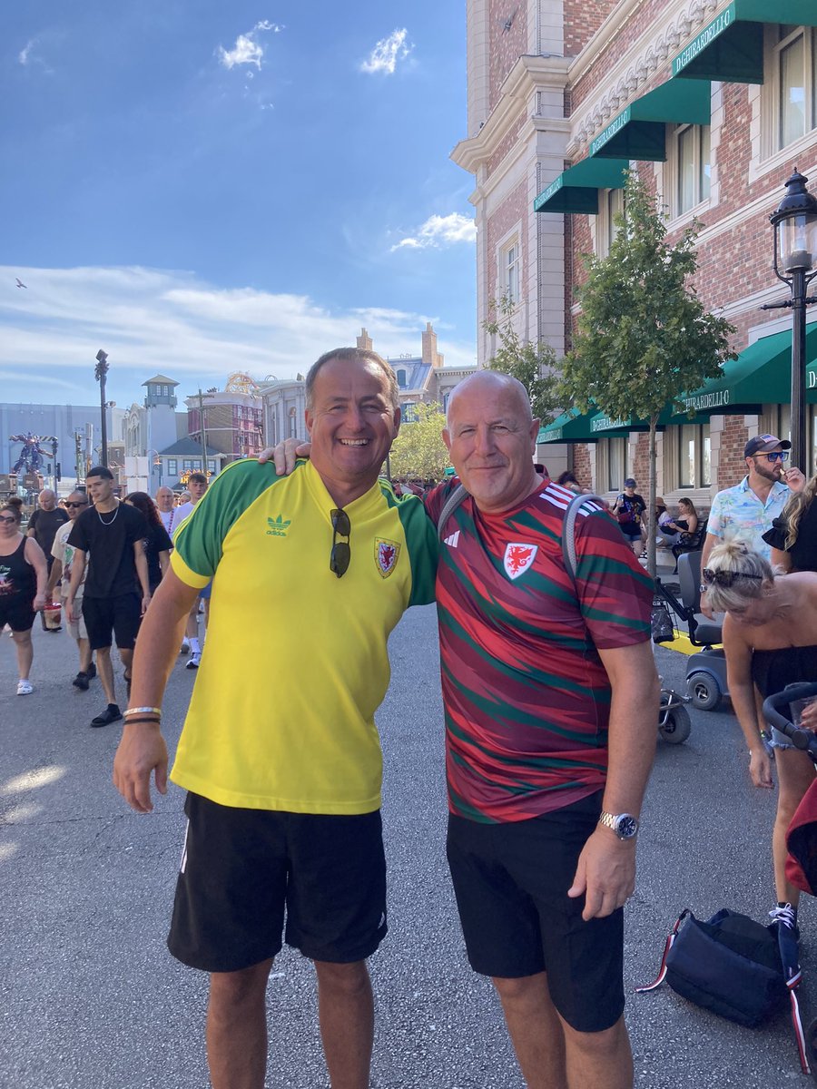 Fancy bumping into this lege <a href="/KerryHams/">h14msy_</a> 🇺🇸🏴󠁧󠁢󠁷󠁬󠁳󠁿 WalesAway