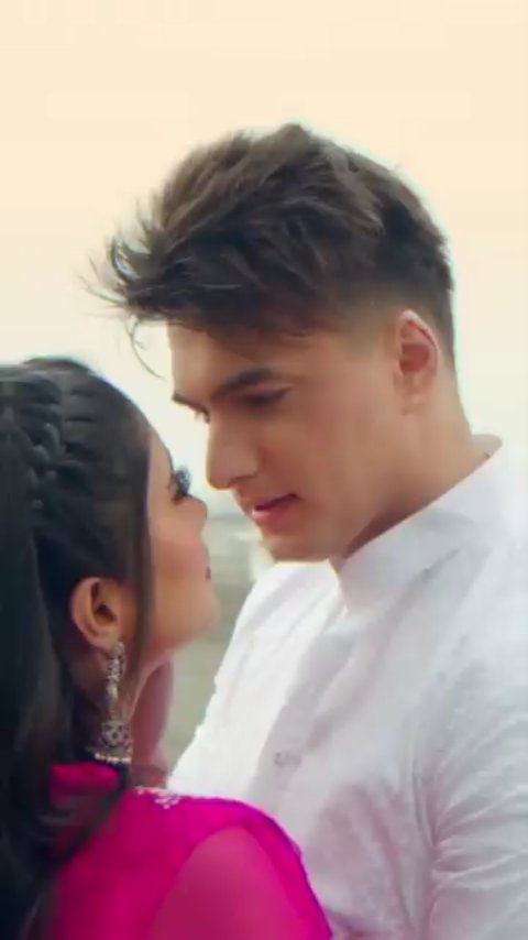 Accha aap logo ne ek cheez notice kiya about the birthday wishing video of Momo from VYRL originals channel
They used Momo's single frame from other mv's but they used SHIVIN part from their mv 😚
It seems that admin of VYRL originals channel is a SHIVIN shipper just like us 😛😏