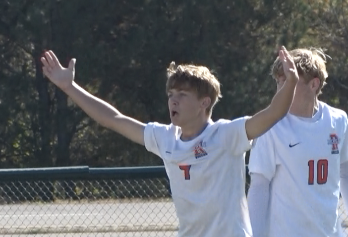 Titans Win Penalty Kick Battle Against Rockets for Regional Title 
channel1450.com/2024/10/26/tit…