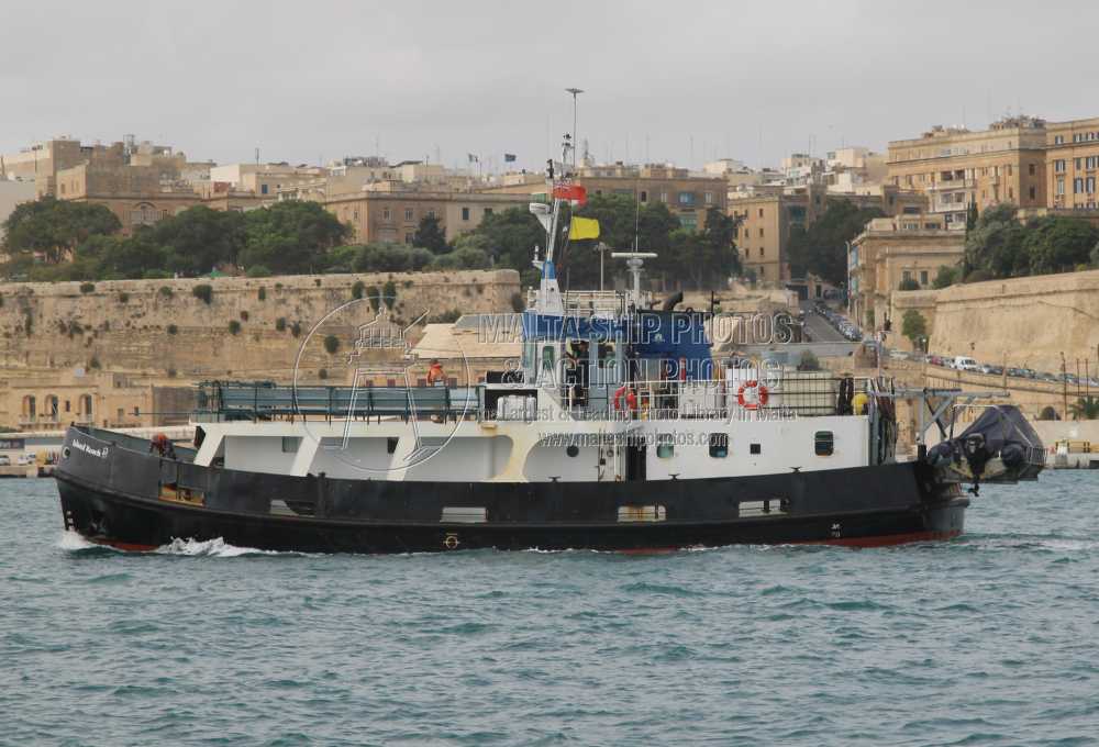 Shipguru's tweet photo. #FormerMilitary #RMAS #ship #converted into a #hospitalship #ISLAND_REACH #entering #grandharbourmalta during her #maidencall before going to her final #destination at #Madagascar - 22.10.2024 - https://t.co/nfgboxc3g3 - NO PHOTOS can be used or manipulated without our permission https://t.co/a4Xj4EF7Hy