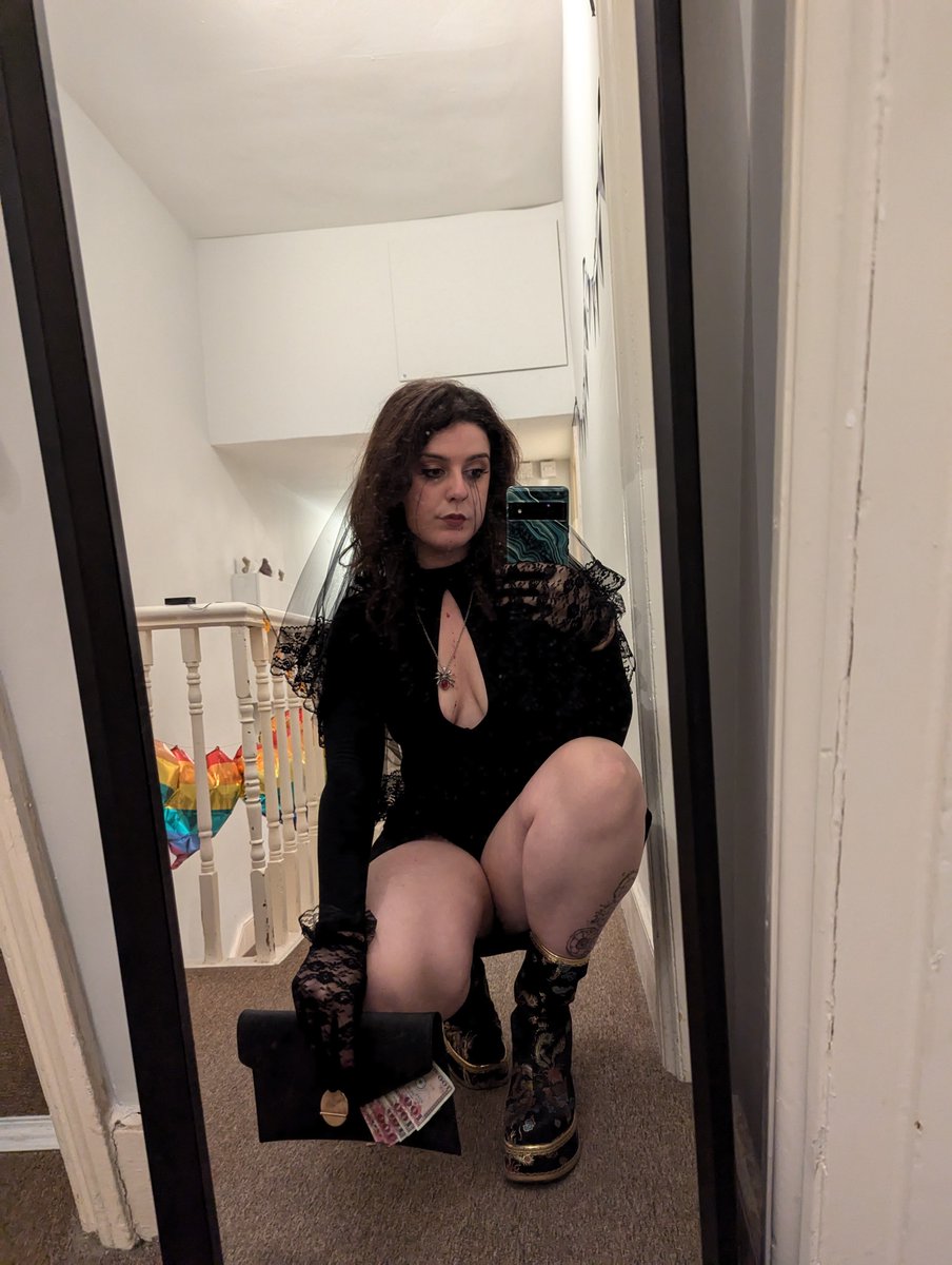 utter_pest's tweet image. MY HUSBAND IS DEAD
I don't want to remarry
I just want SEX