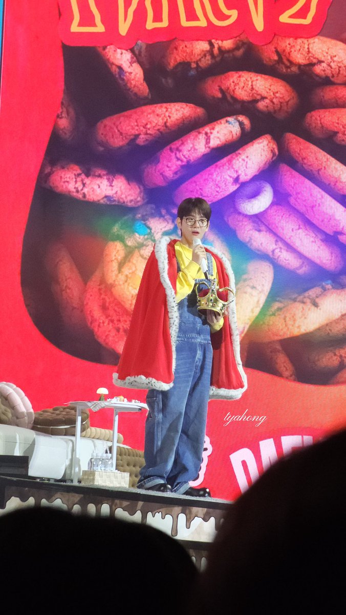 tyahong7's tweet photo. 2024 BAEKHYUN Fanmeeting 〈SNACK PARTY〉－Seoul

小狗表情包🤓

#BAEKHYUN https://t.co/snpG66m7Km