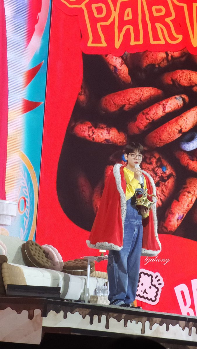 tyahong7's tweet photo. 2024 BAEKHYUN Fanmeeting 〈SNACK PARTY〉－Seoul

小狗表情包🤓

#BAEKHYUN https://t.co/snpG66m7Km