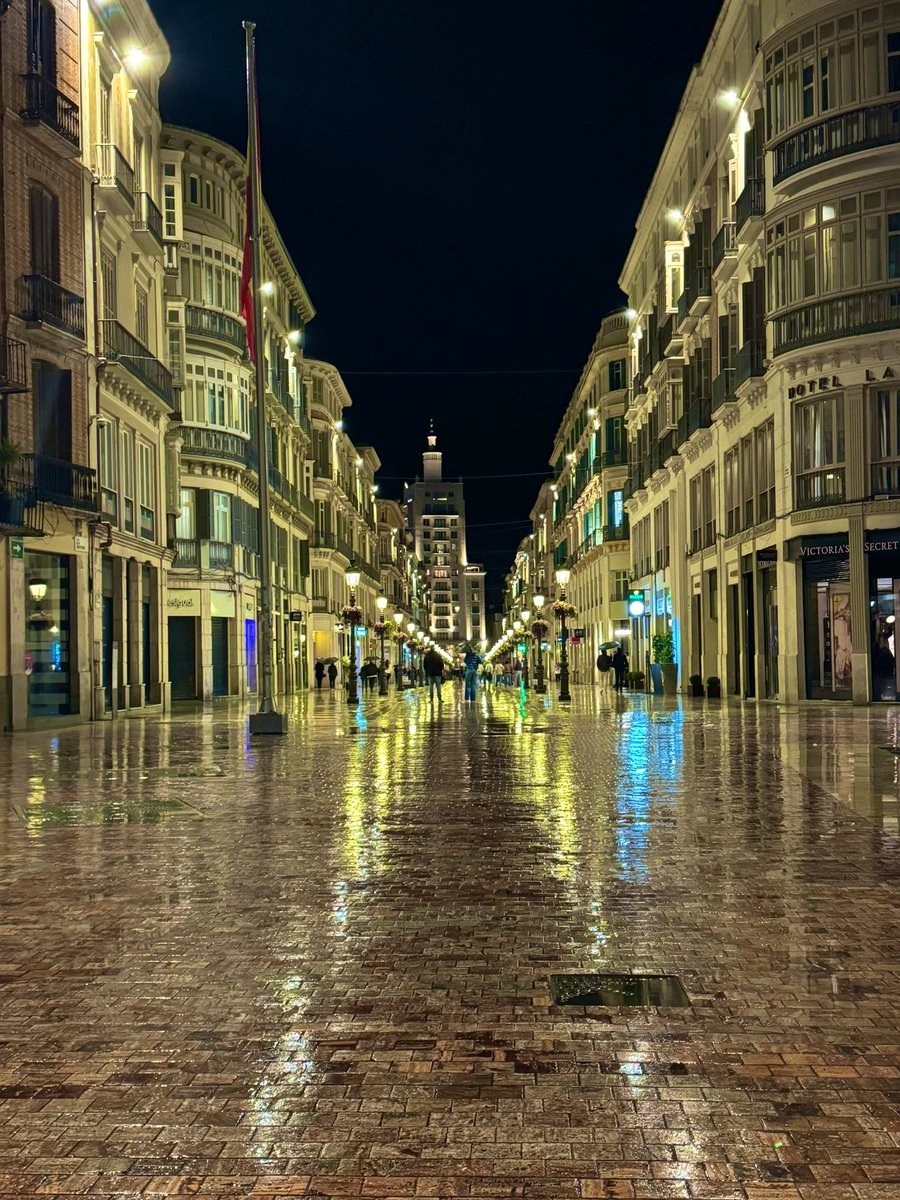 Rainy Malaga today, still beautiful ❤️ #Malaga #Espana #Spain <a href="/ThePhotoHour/">#ThePhotoHour</a> <a href="/StormHour/">#StormHour</a> <a href="/weathernetwork/">The Weather Network</a> <a href="/Jacksweatherch1/">Jack March Photography📸</a> <a href="/metoffice/">Met Office</a>