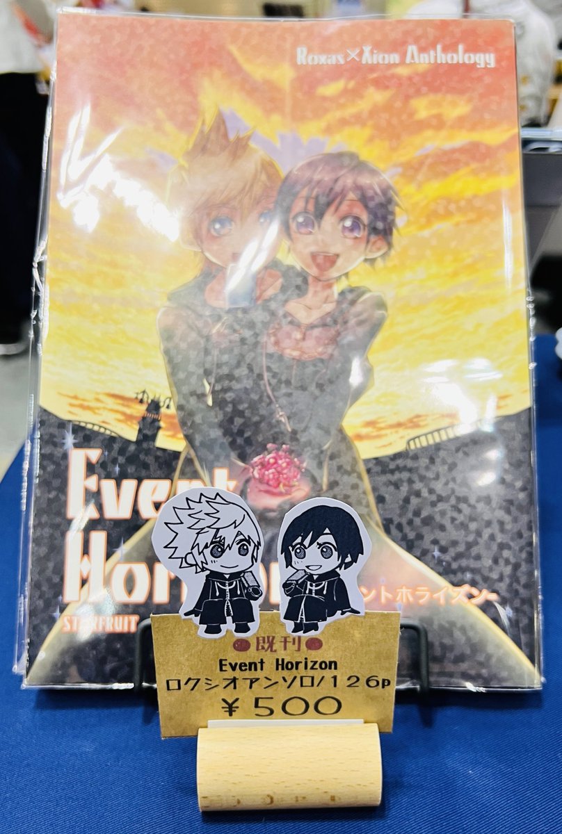 rikunami20th's tweet photo. 設営完了しました！
COMIC CITY SPARK 19東6ホールゆ06b「満天星」でリクナミ20周年記念アンソロ『20th RikuNAMIX』頒布します。
スペースにてお待ちしております〜！
愛くるしい素敵な値札はkuzumi様（@ningenkuzumi ）に描いていただきました。ありがとうございます💙💛 https://t.co/TLroMdHiBp