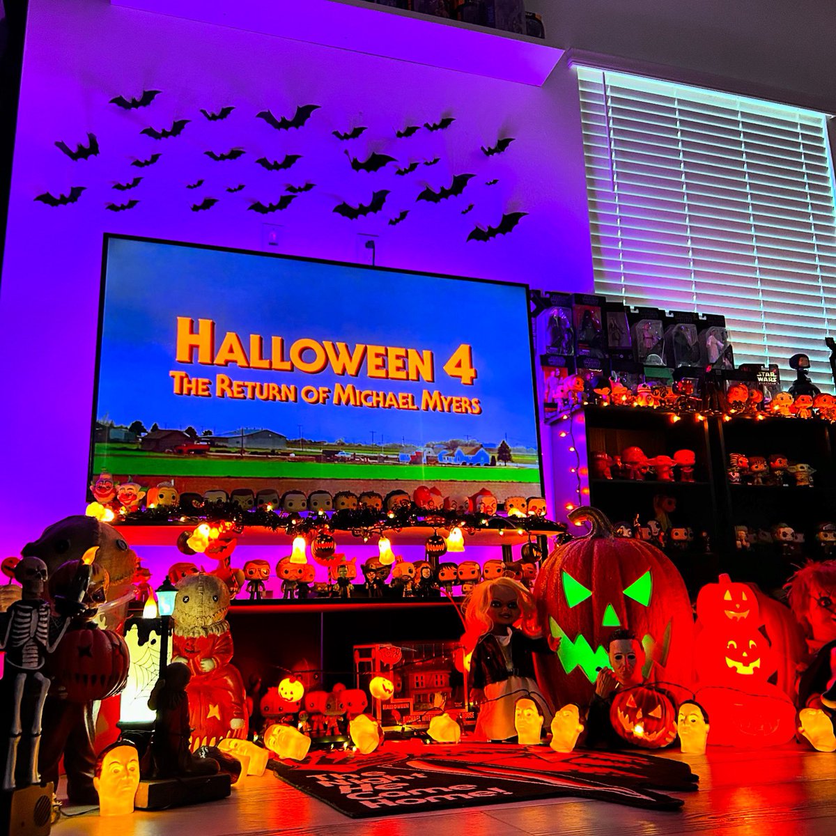 RobbyRobJames's tweet photo. Now Watching 📺
Halloween 4: The Return of Michael Myers (1988)
🎃🔪
with @kayhorror_ 🧡
for our #31nightsofhalloween
#halloween4 #michaelmyers #georgepwilbur #80shorror #elliecornell #DanielHarris #robbyrobjameswatches2024 https://t.co/bZnljjpGOD