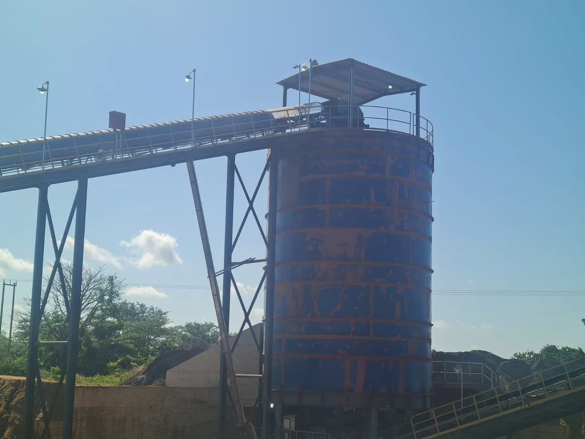 Mike Elliott (@mikeonmining) on Twitter photo Despite water constraints, #LindiJumbo mill feed rate of #graphite ore ramped up from ~22tph (Aug) to 32tph (Sept). Target still remains an average of 45tph. Increased feed rate also makes for reduced grind & optimises overall coarse particle size distribution.
<a href="/WalkaboutRes/">Walkabout Resources</a> Despite water constraints, #LindiJumbo mill feed rate of #graphite ore ramped up from ~22tph (Aug) to 32tph (Sept). Target still remains an average of 45tph. Increased feed rate also makes for reduced grind & optimises overall coarse particle size distribution.
<a href="/WalkaboutRes/">Walkabout Resources</a>