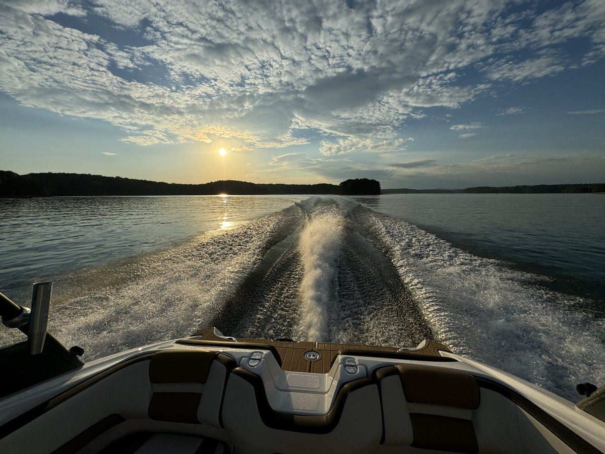 Great day on the lake.  Perfect weather for a late October run.