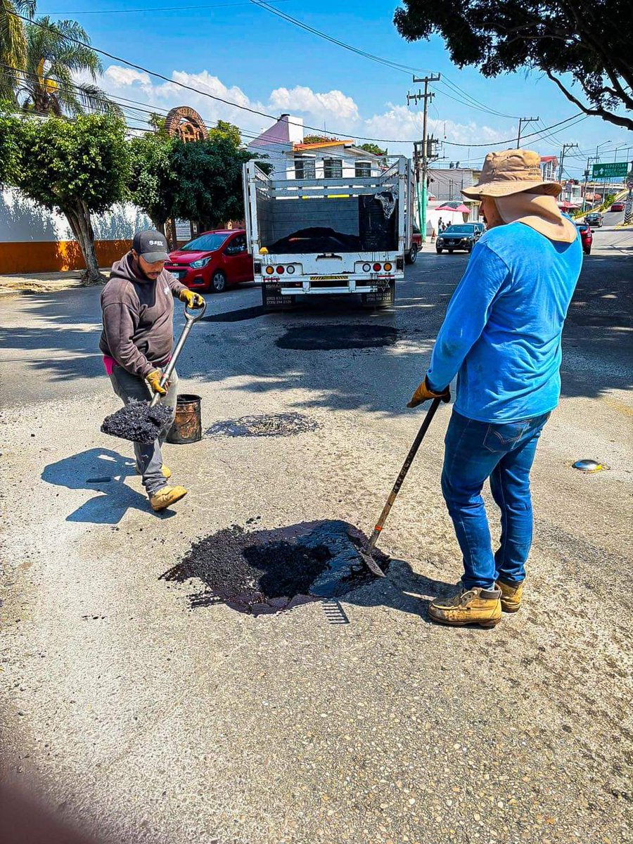 🛠️Es fin de semana y trabajamos incansablemente en atender diversas solicitudes ciudadanas en materia de servicios públicos. Recuerda que puedes realizar tus reportes a nuestra línea de atención 0️⃣7️⃣0️⃣ ☎️
