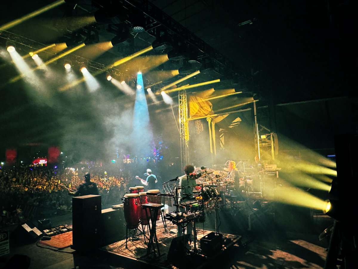 10/26/24
<a href="/HulaweenFL/">Hulaween</a> 
Live Oak, FL

Set I

Leave Me Las Vegas > Staircase

#umphreys