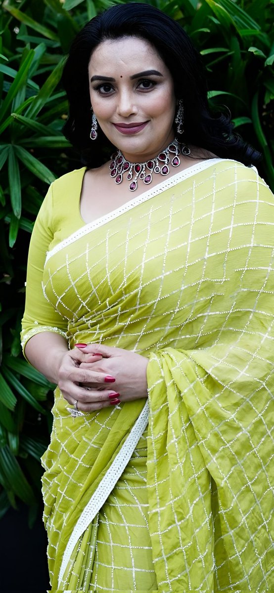 Actress_Club's tweet photo. π― #SwethaMenonThread
#Bollywood #Actress #SwethaMenon New Look @SwethaMenon1997 https://t.co/7vuFKjBqhP