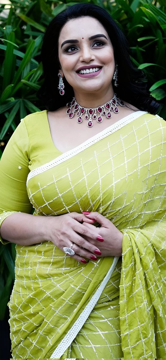 Actress_Club's tweet photo. π― #SwethaMenonThread
#Bollywood #Actress #SwethaMenon New Look @SwethaMenon1997 https://t.co/7vuFKjBqhP