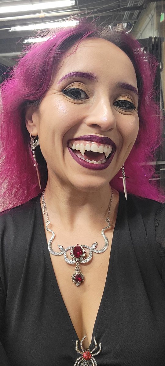 DuchessODork's tweet photo. Time for a show! https://t.co/awfeMI1FvK