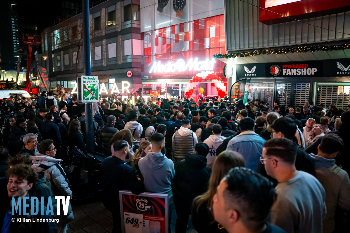 Opstootjes en vernielingen bij MediaMarkt nachtopening in Rotterdam