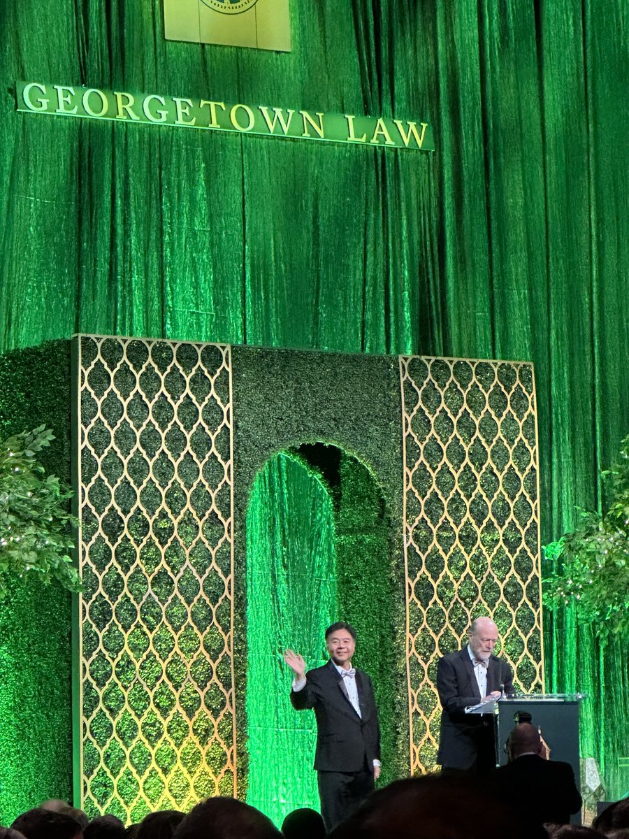 SeanLavin's tweet photo. Congrats Congressman @tedlieu! 

#GeorgetownLawReunion https://t.co/Es9HnqX3rS