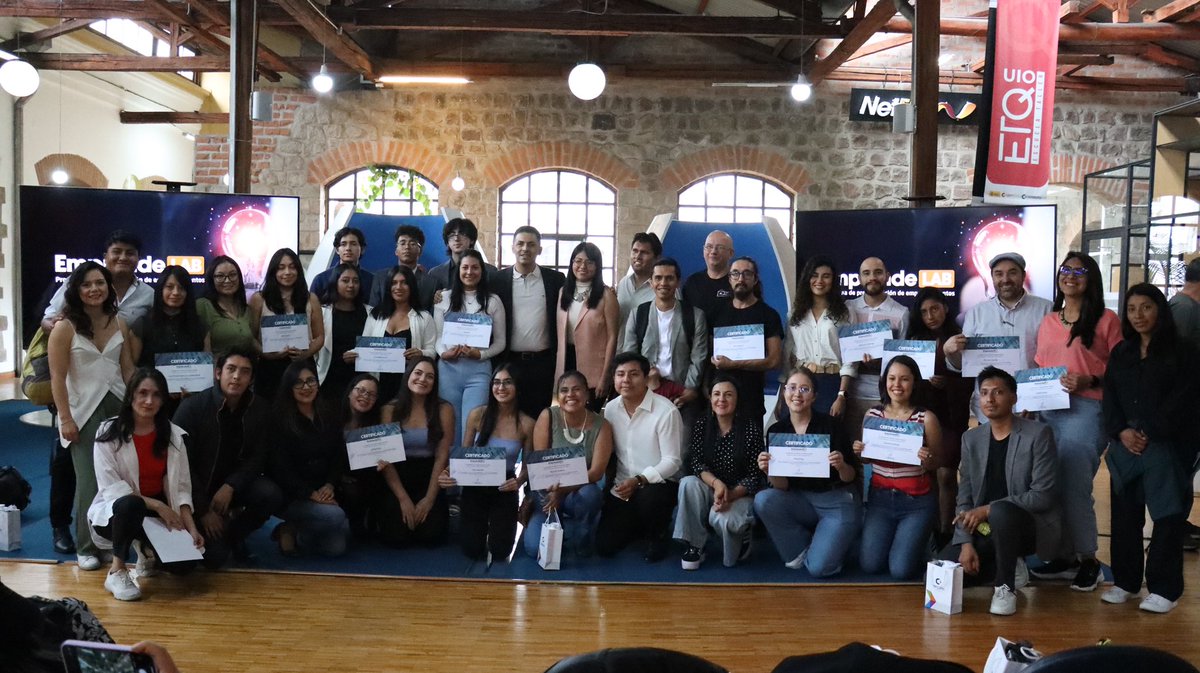 ConquitoUIO's tweet photo. 🎉 ¡Hoy en #ConQuito realizamos la ceremonia de graduación de 32 emprendimientos que participaron en el #EmprendeLab! 🚀 Este innovador programa es una incubadora de ideas que brinda talleres, capacitación y asistencia técnica a quienes están iniciando su negocio. Sigue el hilo👇 https://t.co/Jo9RF1qwFC