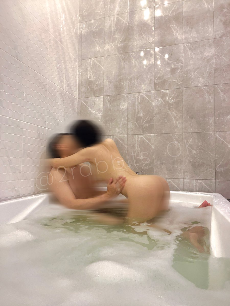 2rabbits_CK's tweet image. สิ่งที่ตกผลึกวัย 36 เรื่องความสัมพันธ์ในมุมมองของตูน ที่อยากแบ่งปันให้ทุกคนค่ะ

(ยาวหน่อยนะคะ)

ตูนคิดว่า สิ่งสำคัญที่ทำให้คู่รักอยู่กันยืด ควรประกอบด้วย
1. แน่นอน “ความรัก” ที่ทั้งคู่ให้เท่าๆกัน ไม่มีส่วนต่างกันมากเกินไป (ต่อ)

#คสพ #คู่รัก #คู่แท้