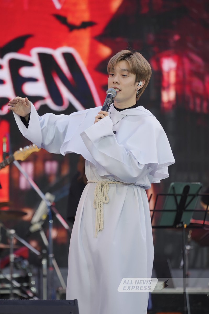 ALLNewsEXPRESS1's tweet photo. (3)JEEP&Friends มาพร้อมกับโชว์สุดพิเศษในงาน "Flex 104.5 | PMCU | DV8 SIAM HALLOWEEN presented by มาม่า"
#SiamHalloween2024xJEEPandFriends
#JEEP #RISANARISA #bamm #CTRPANUWAT #DIDIxDADA #FirstAnuwat #Gorunrr #JaoJom #MOBYE #paiiinntt #pianoandpleng #Praesun #ProoThunwa #stangtari #SugarNSpice #TITINichaphat #Totzilla
#SiamHalloween2024 #สยามฮาโลวีน
#Flex1045 #PMCU #DV8Thailand