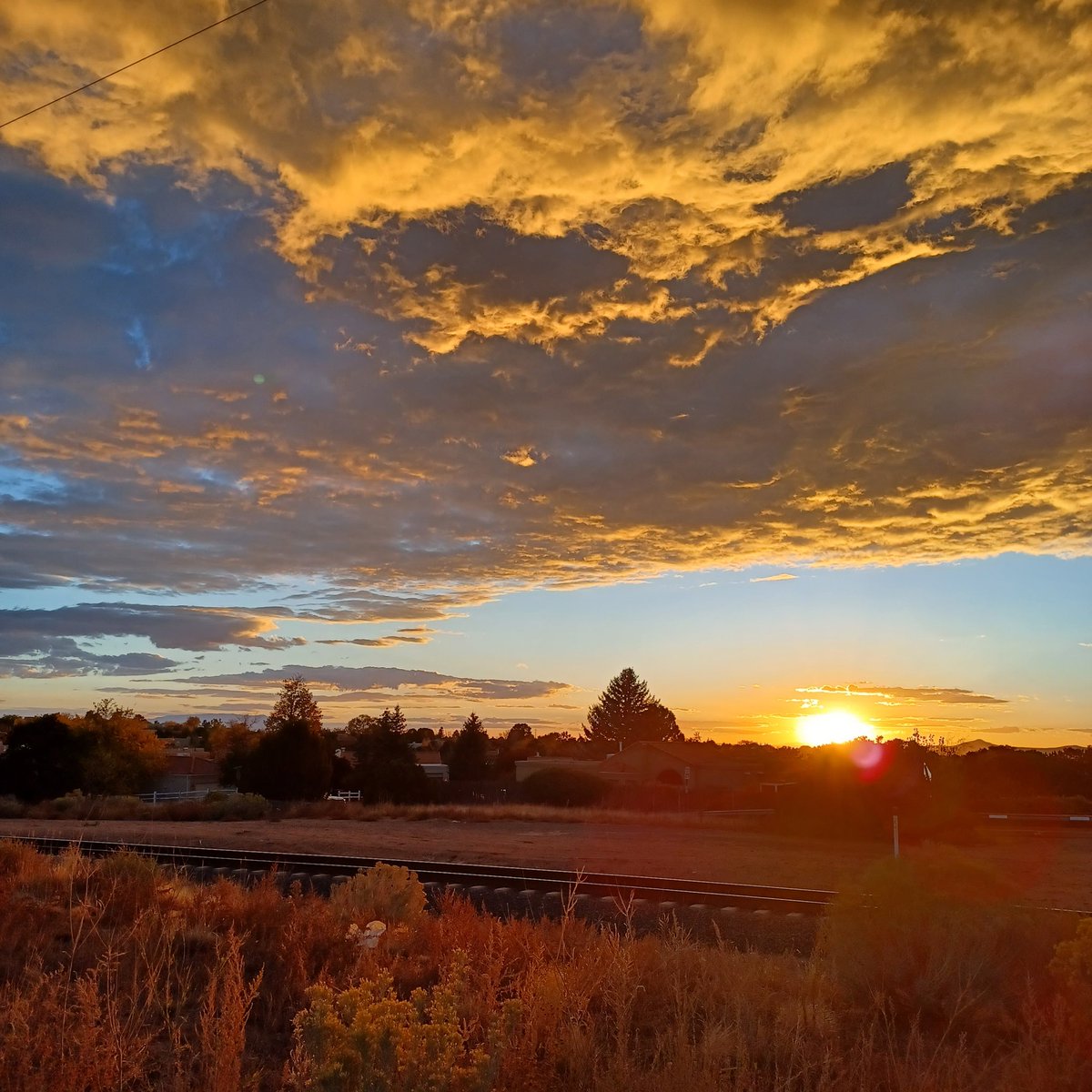 tracytriplej's tweet photo. @GloriousAllianc Fly over my place in Santa Fe, NM!!! https://t.co/qv8AlXr7TB