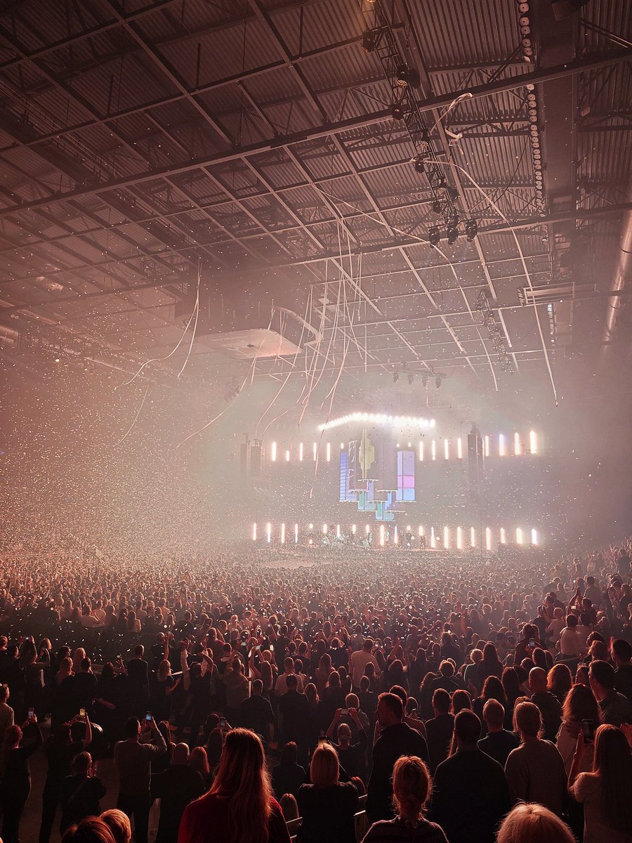 Kārtējo reizi pārliecinos, ka <a href="/Instrumenti/">Instrumenti</a> gan saturā, gan formā ir šobrīd labākā grupa Latvijā. #instrumenti