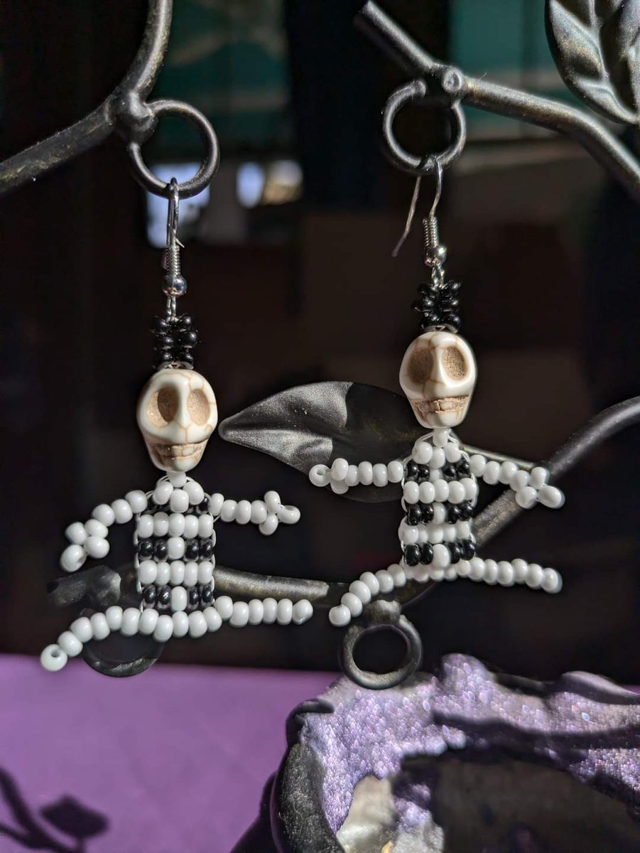 starspangled3's tweet photo. I just realized I don't talk about my jewelry on here very much but I've got a bunch of cool new stuff up in the shop, including some Halloweeny and witchy things, and a lot of it is 25% off until 11/9! https://t.co/w1VNUuc9xv https://t.co/WGVTgNF6fy