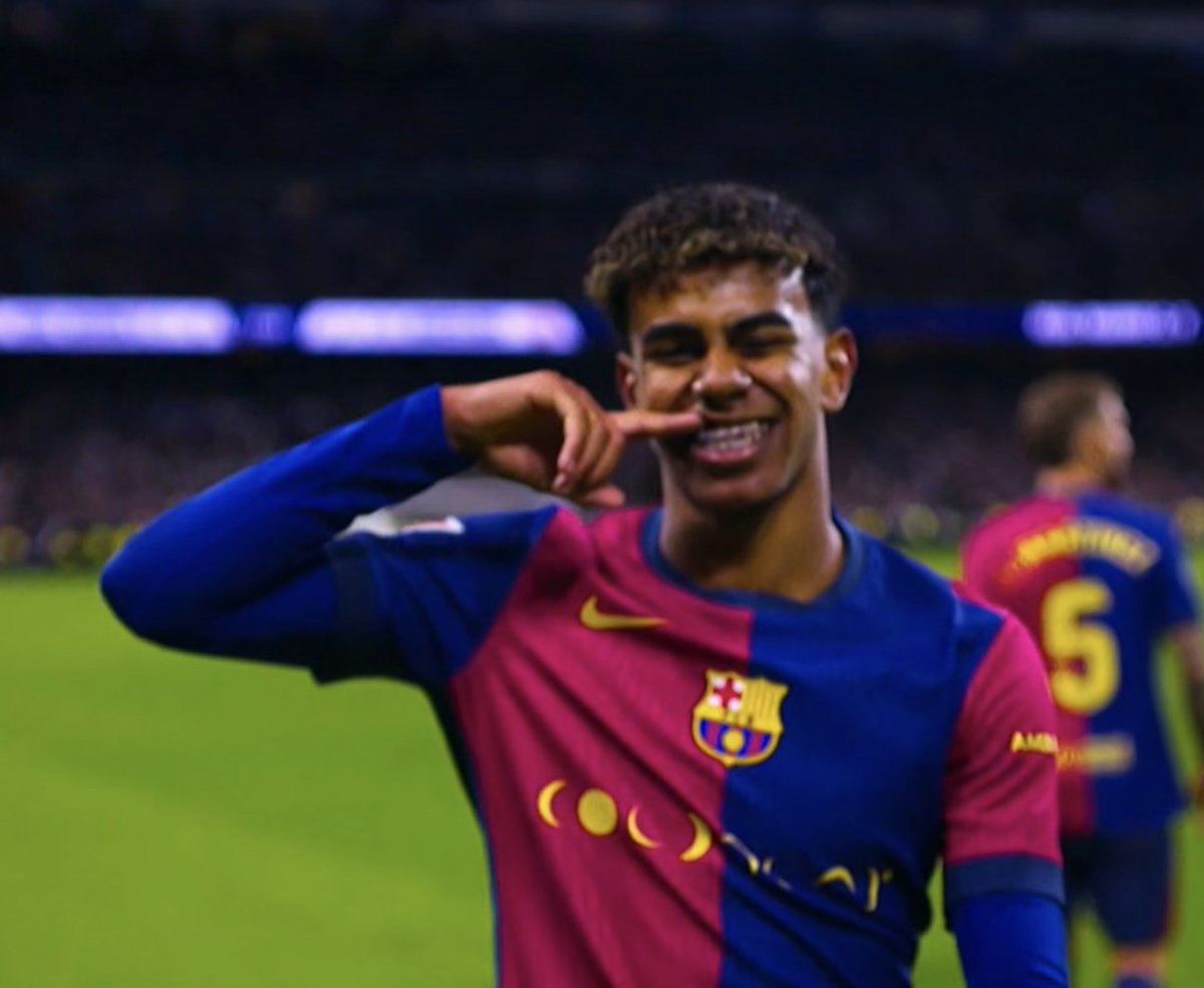 BarcaUniversal's tweet photo. Lamine Yamal shows his Blaugrana brackets to the Santiago Bernabeu. https://t.co/OmUqXoqXMT