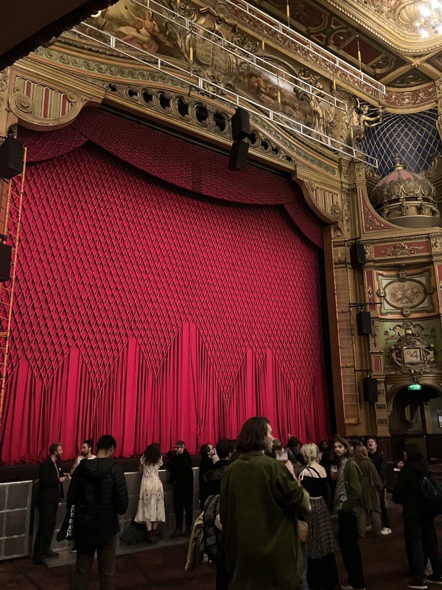 carolinefrmus's tweet image. Happy 20th birthday @nonclassical at Hackney Empire with @londonsymphony ! Highlights were Emily Abdy’s magnificently angry Not Getting Any &amp;amp; witty inventive orchestra &amp;amp; bubble wrap piece by Tonia Ko