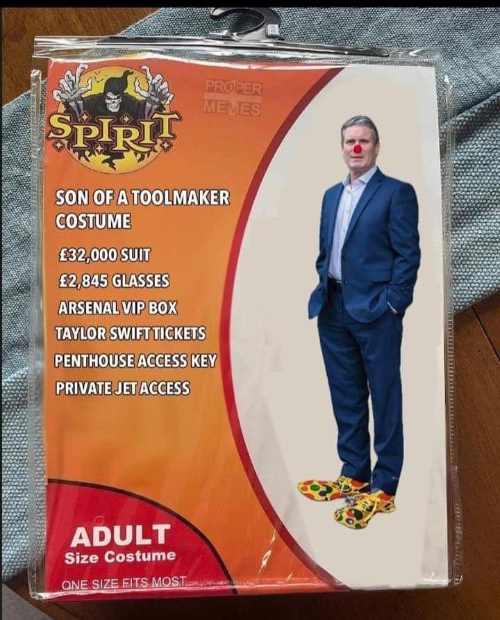 10ClowningStrt's tweet photo. I’m officially declaring that dressing like this for Halloween is a hate crime. https://t.co/UhGeWK5Egp