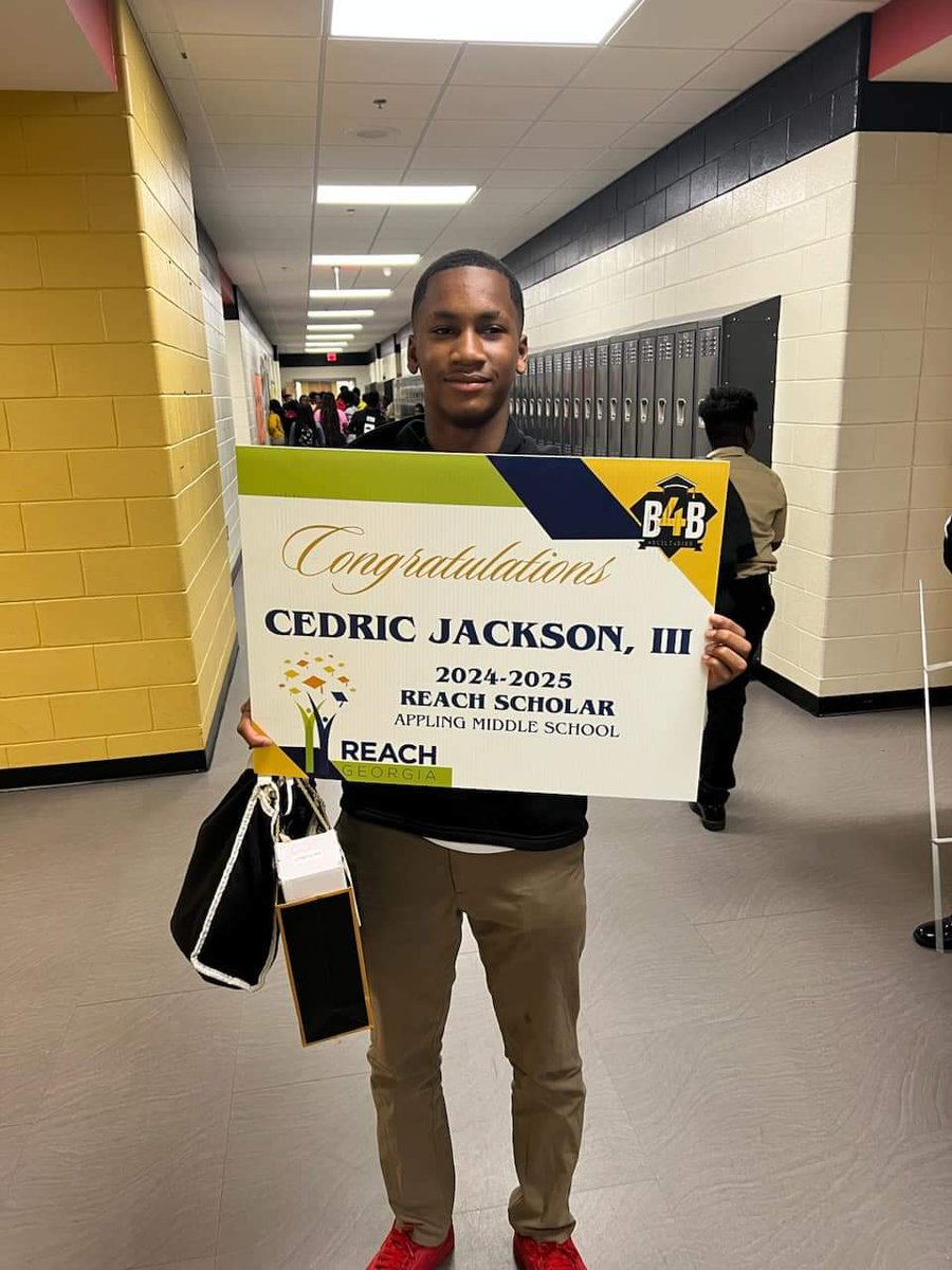 ApplingSchool's tweet photo. Congratulations, Cedric, 2024 Reach Scholar! A Winning Academic Athletic Scholar!❤️🖤💛
#EastSideOutLoud
#oneappling
#greatthingsarehappeningatappling https://t.co/jChAPpSkha