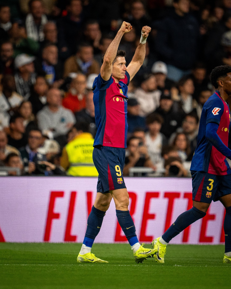 foxdeportes_sv's tweet photo. Oye Siri, reproduce Viva la Vida de Coldplay 🎶👀

#TigoSports ⭐️ https://t.co/NFnYWoUgHK