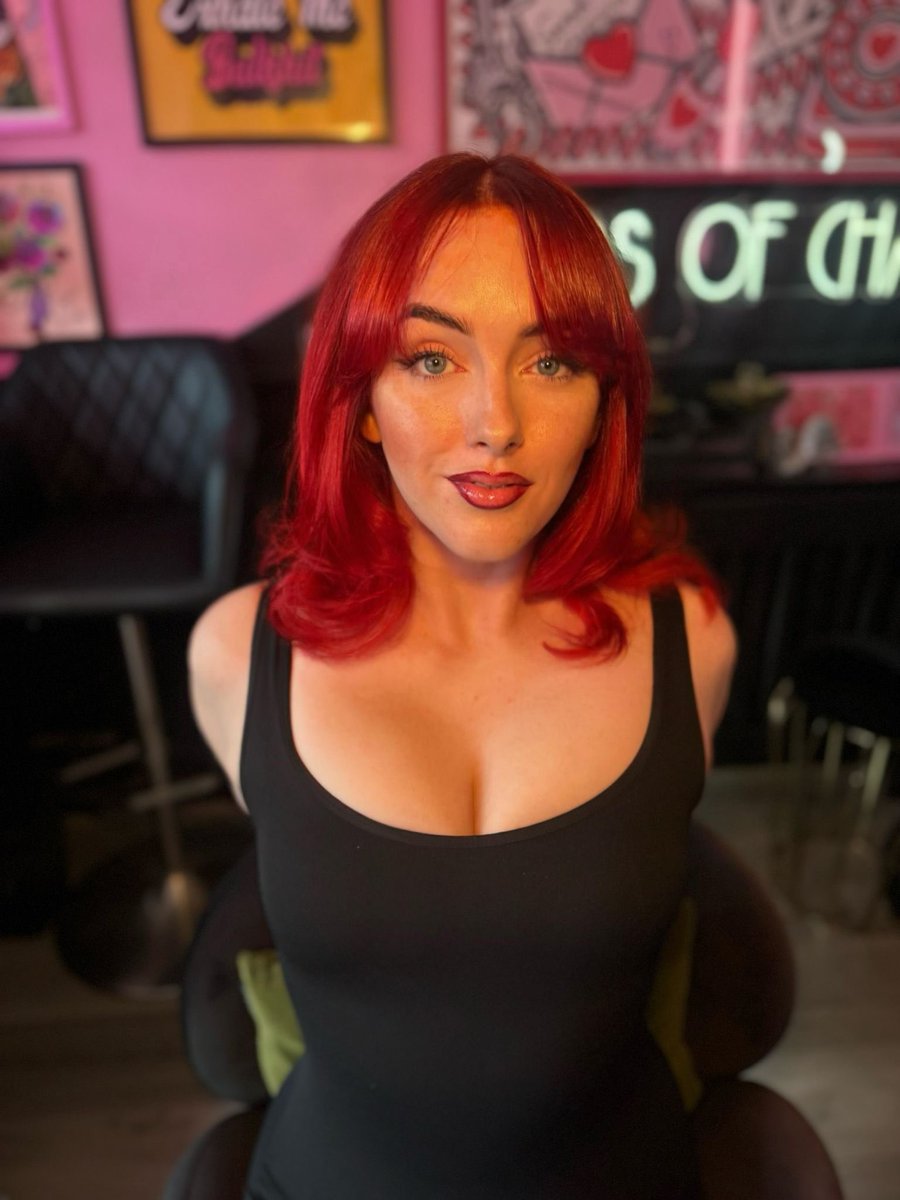 molly-mae tweet media